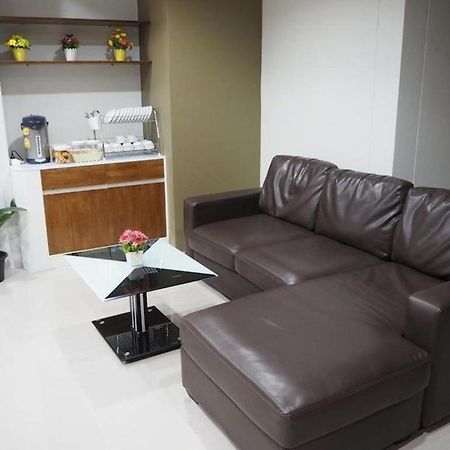 Regent Room Hotel 수랏타니 외부 사진