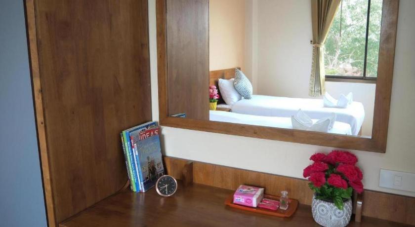Regent Room Hotel 수랏타니 외부 사진