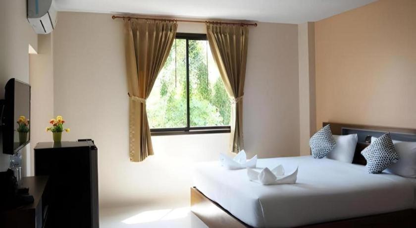 Regent Room Hotel 수랏타니 외부 사진