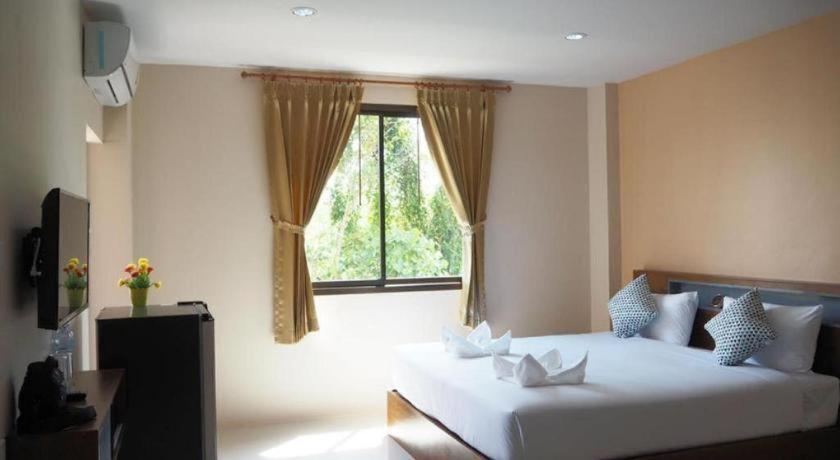 Regent Room Hotel 수랏타니 외부 사진